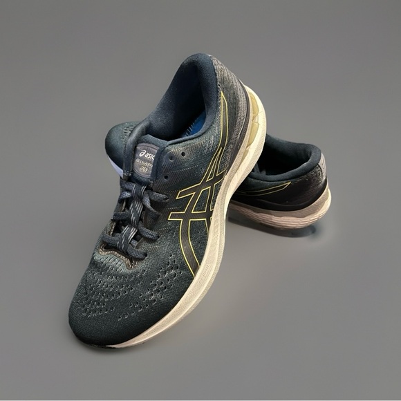 ASICS Women’s Gel-Kayano 28 - Picture 2 of 6